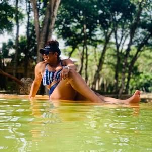 Meet your Posher, Génesis